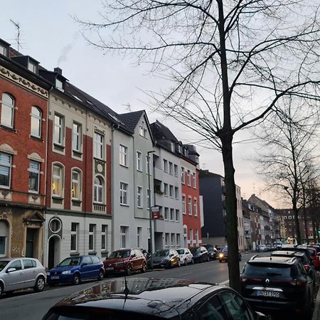 Elena Flat Sonnenblumen Duisburg Zentrum Bagian luar foto