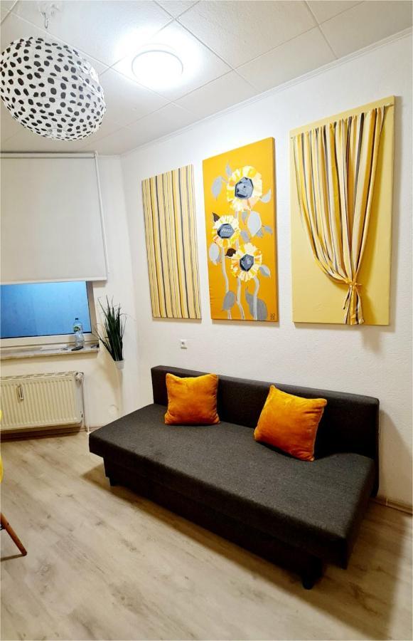 Elena Flat Sonnenblumen Duisburg Zentrum Bagian luar foto