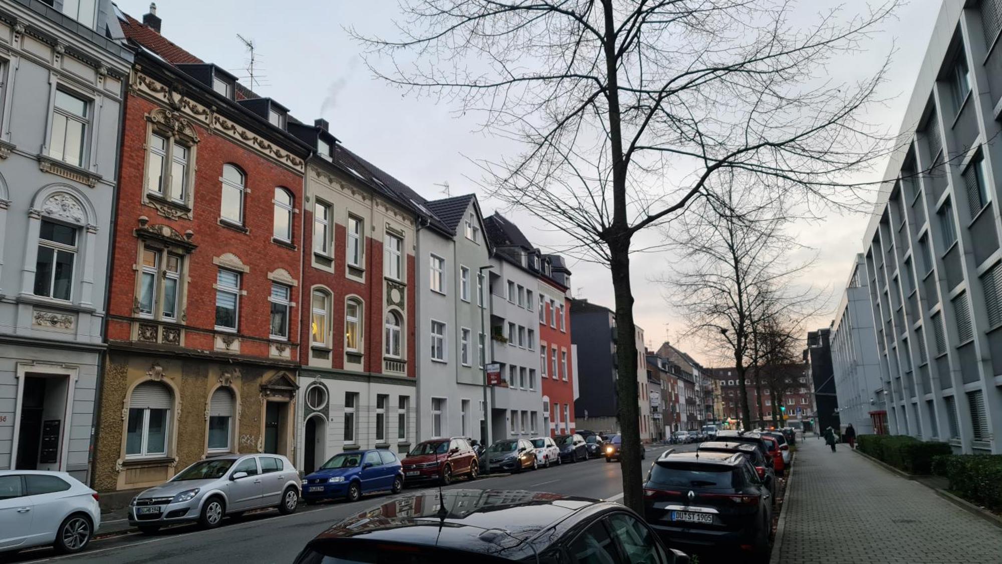 Elena Flat Sonnenblumen Duisburg Zentrum Bagian luar foto